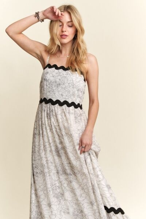 Floral Adjustable Strap Maxi Dress, featuring a romantic floral print and flowy silhouette Lightweight and breathable maxi dress, perfect for summer outings Elegant adjustable strap dress, ideal for vacations and garden parties Chic floral maxi dress with lined interior, stylish and comfortable Versatile floral maxi dress, easy to dress up or down for any occasion