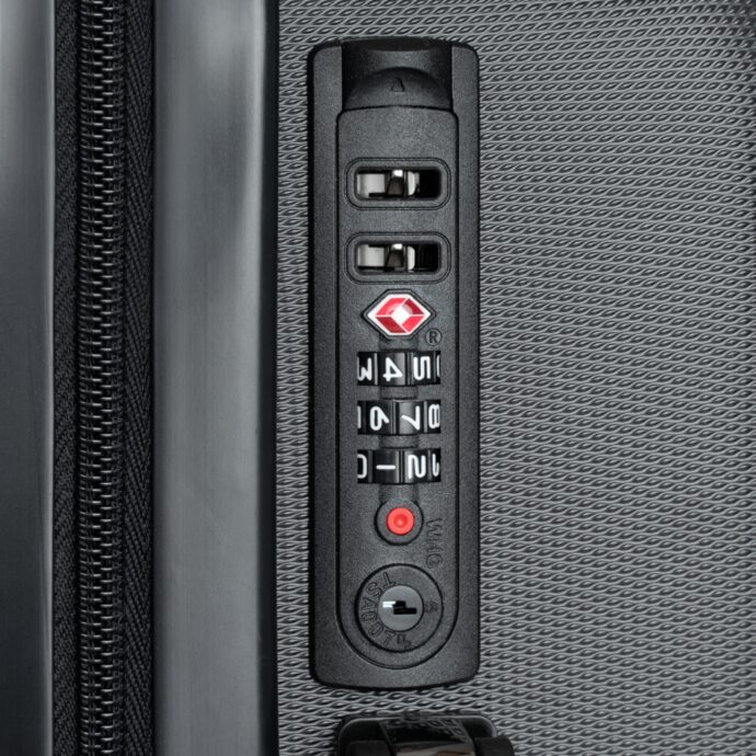 The London Fog Suitcase - Image 9